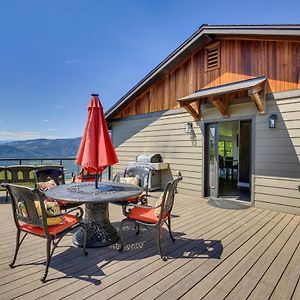 Modern Underwood Home With Deck And Mt Hood Views Exterior photo