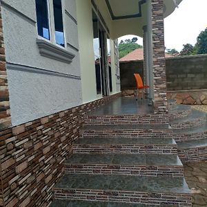 Pearl Furnished Residence Buloba Exterior photo