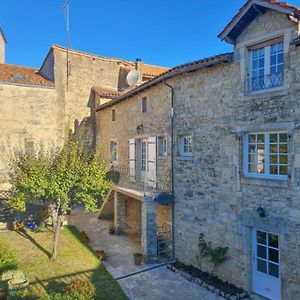 The Wild Geese Bed & Breakfast Nanteuil-en-Vallee Exterior photo