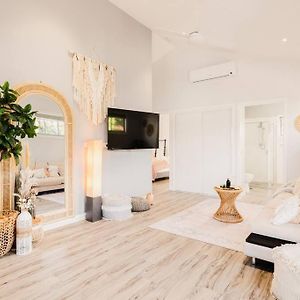 An Idyllic Boho Style Retreat High-End Kitchenware Villa Gold Coast Exterior photo