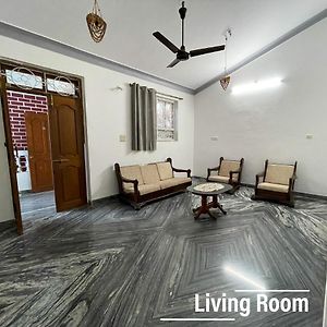 Entire 2 Bhk Spacious Apartment On First Floor - Sai Homestay Madgaon Exterior photo