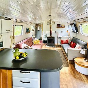 Boutique Boat Stays Contemporary Barge Bath Exterior photo