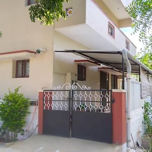 Aathira'S 2 Bedroom House @ Heart Of Coimbatore Exterior photo
