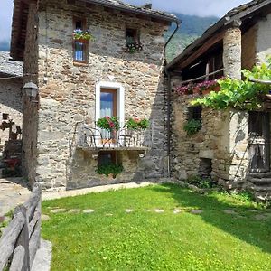 Bed & Breakfast La Crotta Pont-Saint-Martin Exterior photo