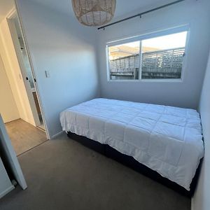 Orewa Homestay Rooms Auckland Exterior photo