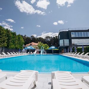 Avalon Hotel&Pool Yelikhovichi Exterior photo