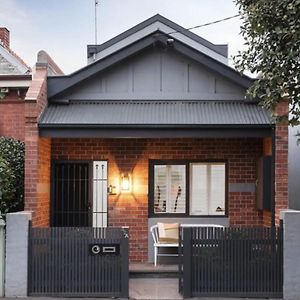 Home In Melbourne Springvale Exterior photo
