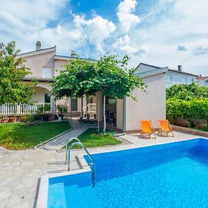 Holiday Home Kiwi With Private Pool Mostar Exterior photo