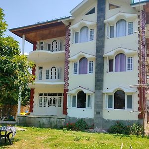 New Zamrood Holiday Home Srinagar  Exterior photo