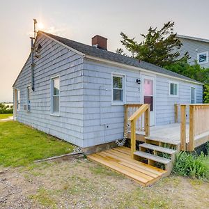 Waterfront Cottage With Sunroom And Patio And Grill Clinton Exterior photo