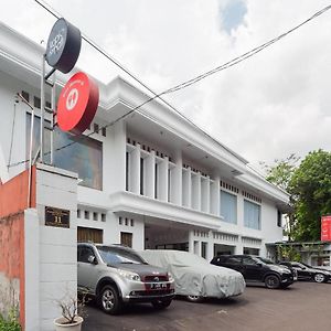 Reddoorz Syariah Near Taman Air Mancur Bogor Hotel Exterior photo