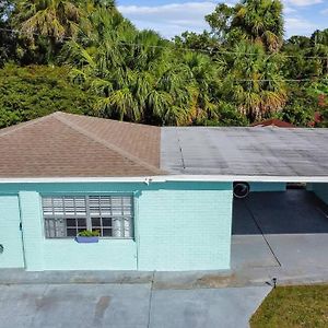Stunning Guesthouse Close To River Port Richey Exterior photo