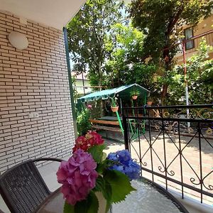 Guest House Deme Kobuleti Exterior photo