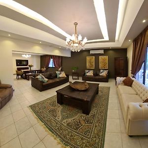 Luxury Family Holiday Villas In Bahrain Barbar Exterior photo