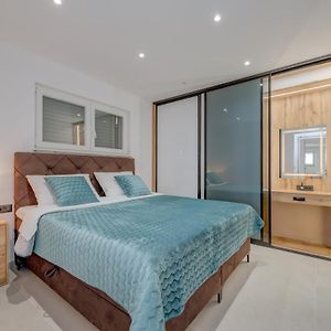 Luxury Apartment On The Beach Trogir Exterior photo