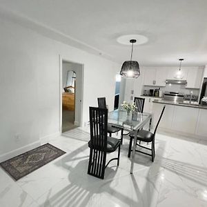 Stylish And Luxurious Apartment Basement Unit Longueuil Exterior photo