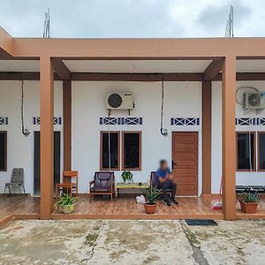 Adela Homestay Syariah Near Universitas Muhammadiyah Jambi Mitra Reddoorz Exterior photo