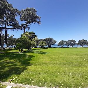 Ariki Beachfront Apartment Snells Beach Exterior photo