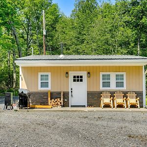 Secluded Poconos Cabin With Fire Pit On 75 Acres! Villa East Stroudsburg Exterior photo