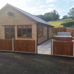 Heart Of Wales Lodges Penybont Exterior photo