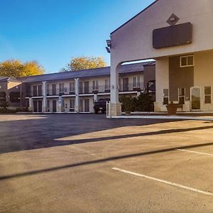 Econo Lodge Inn & Suites Near Lackland Afb San Antonio Exterior photo