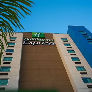 Holiday Inn Express Saltillo Zona Aeropuerto, An Ihg Hotel Exterior photo