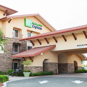 Holiday Inn Express Turlock, An Ihg Hotel Exterior photo