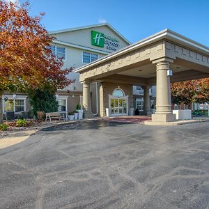 Holiday Inn Express Hotel & Suites Oshkosh - State Route 41, An Ihg Hotel Exterior photo
