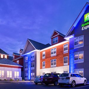 Holiday Inn Express Mystic, An Ihg Hotel Exterior photo
