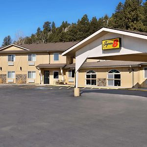 Super 8 By Wyndham Custer/Crazy Horse Area Hotel Exterior photo