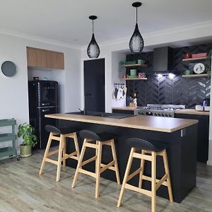 New Apartment 3 Min To Sovereign Hill & Wildlife Park Ballarat Exterior photo