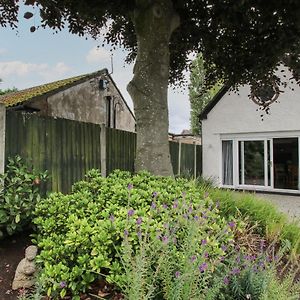 The Coach House Villa Whitmore Exterior photo