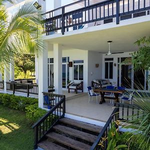 Ivy'S Cove Beach Side Condo - Luxury Villa Whitehouse Exterior photo