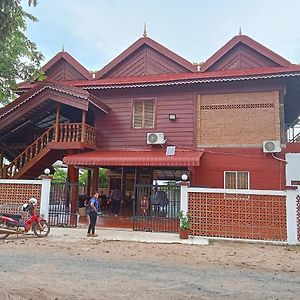 Domnak Teuk Chhou Hotel Kampot Exterior photo