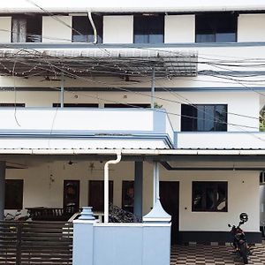 Cozy Retreat: 2 Bhk Homestay In Thrissur, Punkunnam Exterior photo