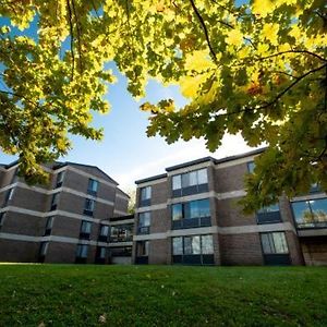 Au Campus Hotel Sherbrooke Exterior photo