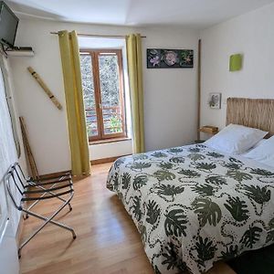 Les Lits Des Fees Bed & Breakfast Saint-Floret Exterior photo