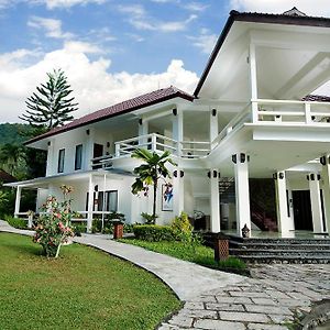 Solitude Lembeh Resort Girian Exterior photo