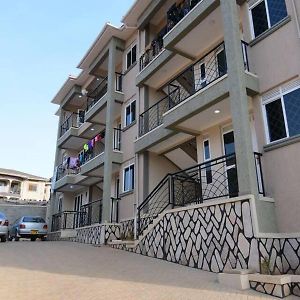 Highly Rated 1-Bed Apartment With In Kampala Exterior photo