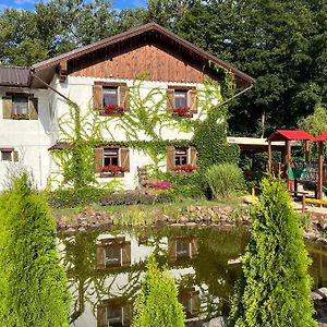 Kuria Bzenica Hotel Exterior photo