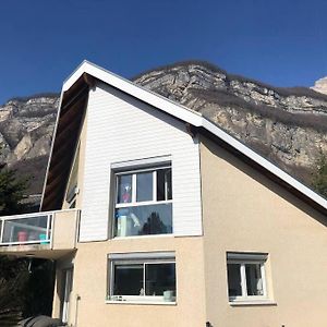 Maison Au Pied Des Alpes Crolles Exterior photo