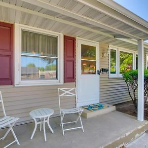 Retro Green Bay Home Steps To Lambeau Field! Exterior photo