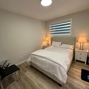 2 Bedroom 2 Washrooms Brand New Beautiful & Cozy Suite Calgary Exterior photo