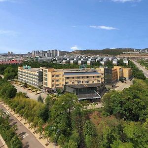 Days Hotel By Wyndham Kunming South Railway Station Exterior photo