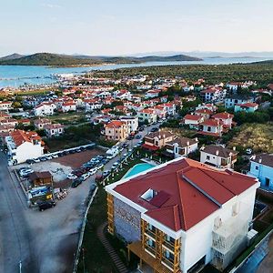 Joon Cunda Hotel Ayvalik Exterior photo