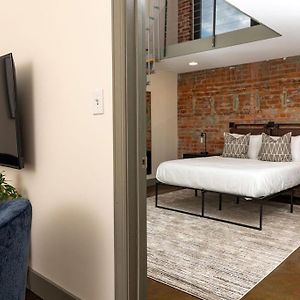 Extra Classy 1 Bedroom Loft With Exposed Brick Downtown Roanoke Exterior photo