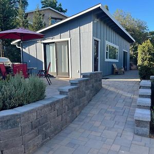 Lush Guesthouse In Serene Mount Helix Spring Valley  Exterior photo