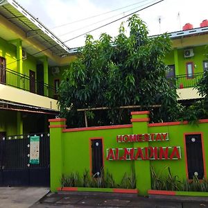 Wisma Almadina Syariah Hotel Jepara Exterior photo