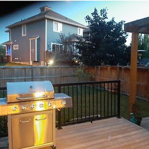 2 Bedrooms In Mahogany Calgary Exterior photo