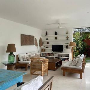 Beautiful Huge 3 Bedroom Villa Ideal Family In Umalas Kerobokan  Exterior photo